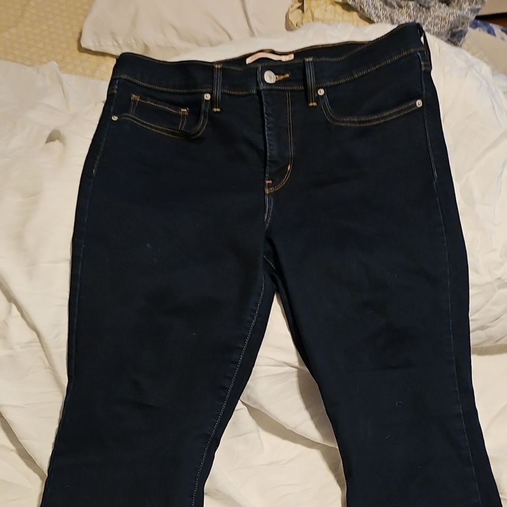 Levis Shaping Straight